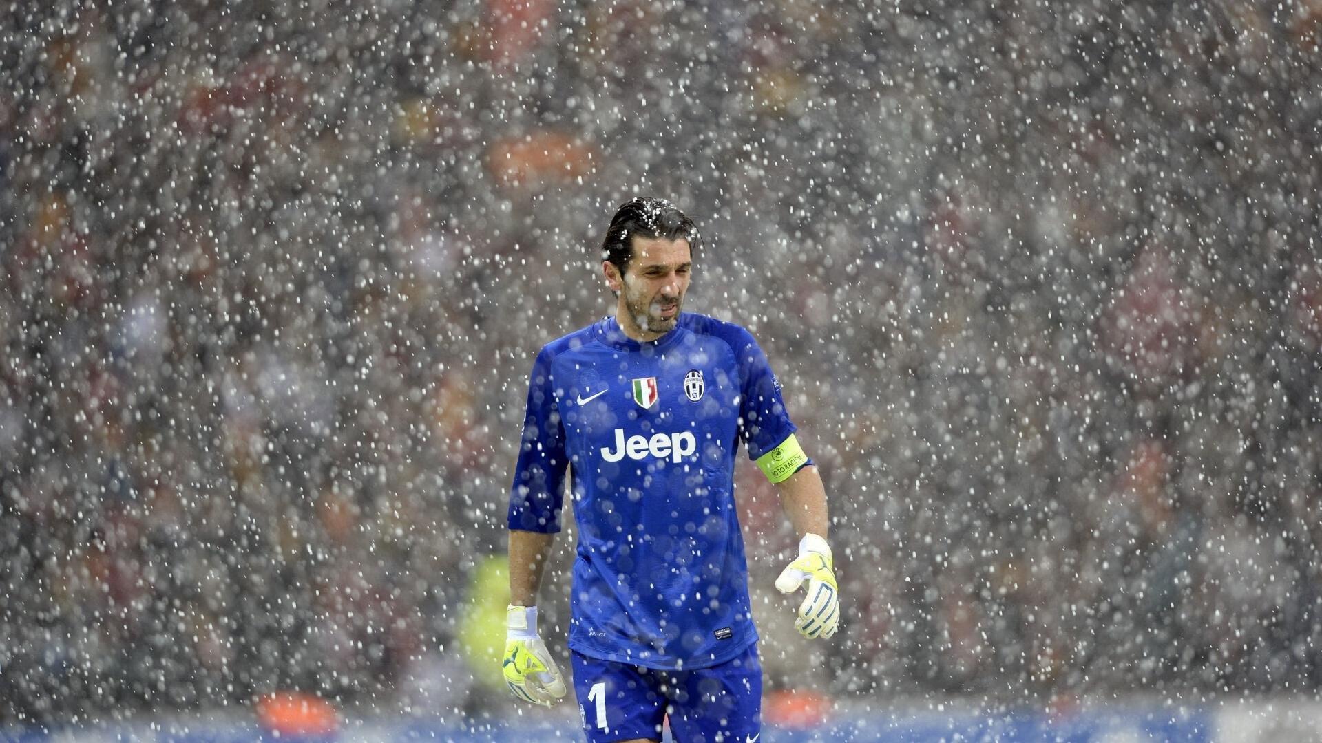 法甲联赛激战正酣,巴黎圣日耳曼领跑积分榜