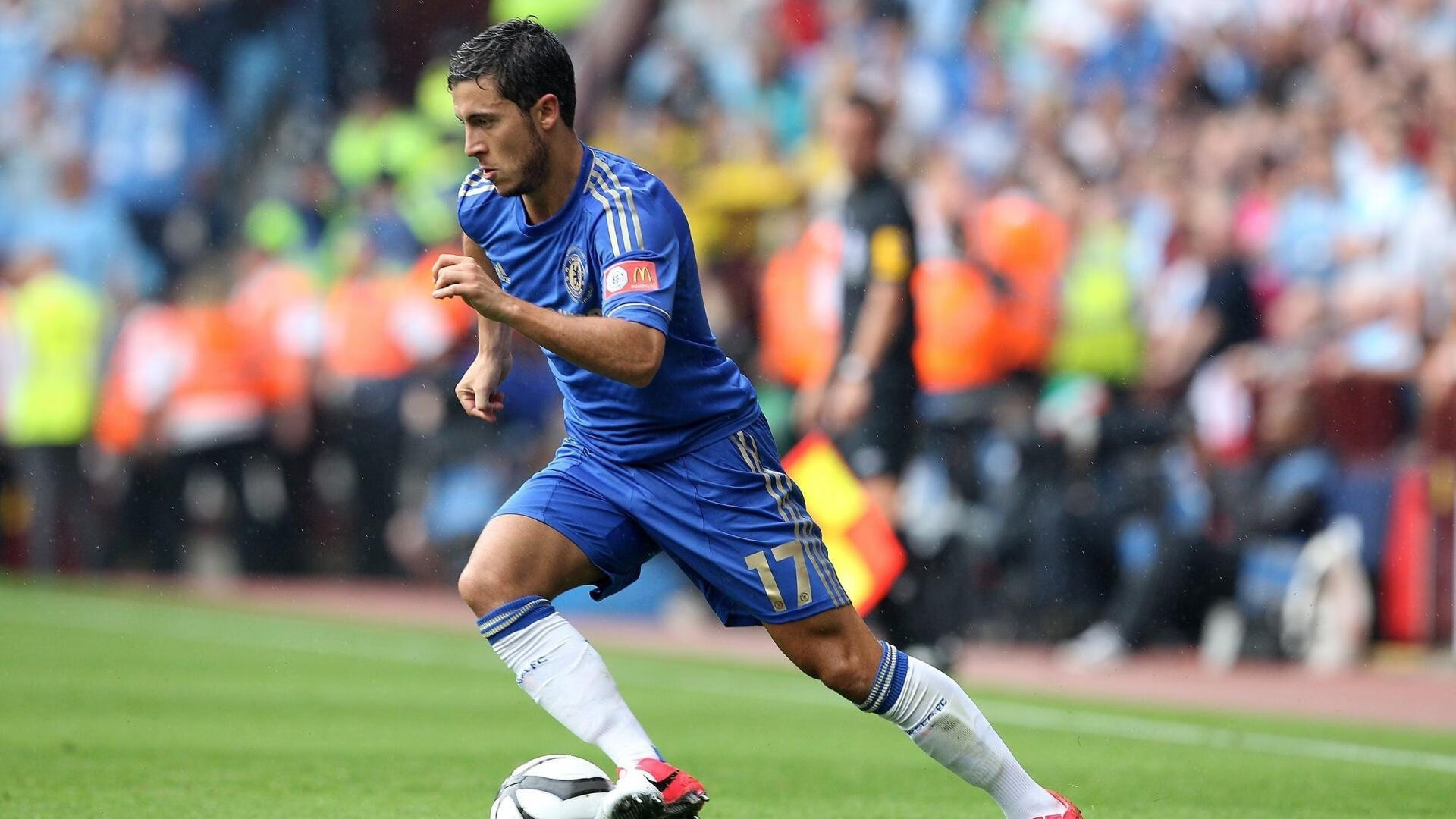 中国速度滑冰队再创佳绩 小将王强世锦赛摘银创历史